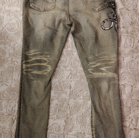 Amiri jeans perfect condition price negotiatable. Dropping price for one day 700 - Picture 4 of 9
